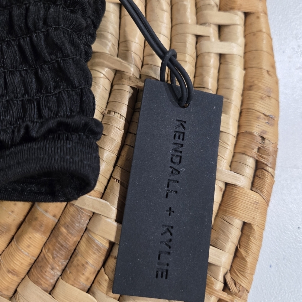 Kendall + Kylie Black Ribbed Bralette Medium - Picture 3 of 5